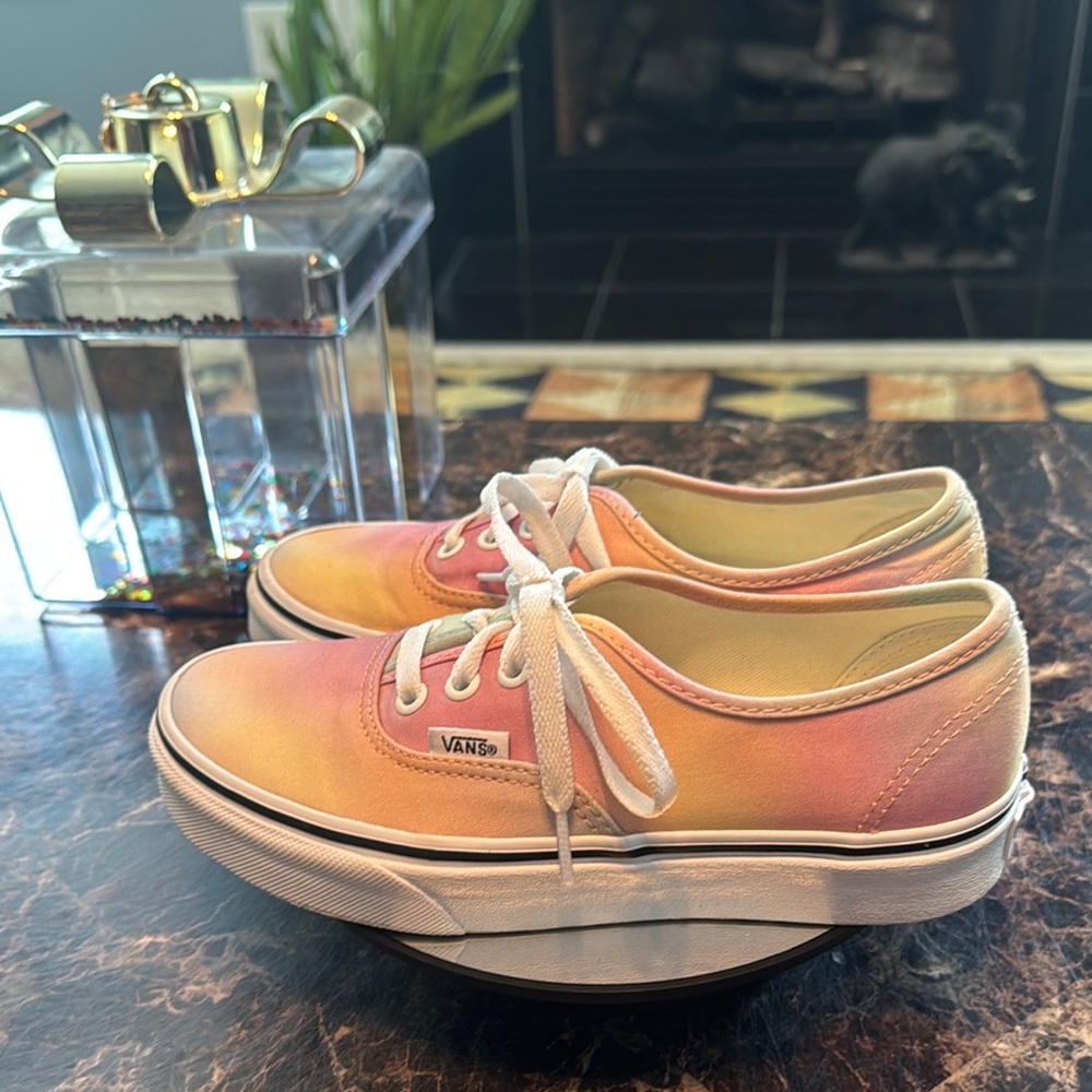 Vans Pastel Tie-Dye Sneakers Men’s 4/Women’s 5.5